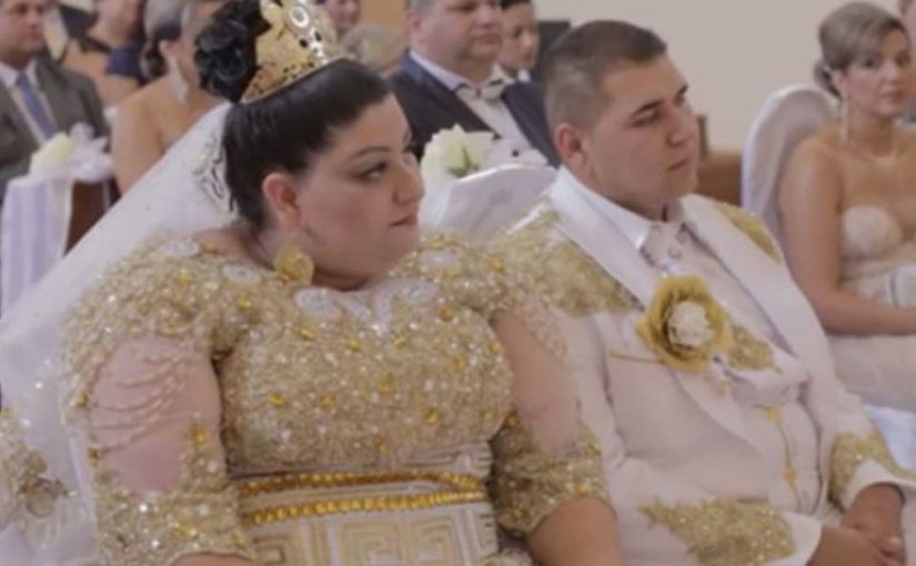 Дождь из золота и купюр в 500 евро: цыганская свадьба, размах которой поразил интернет!