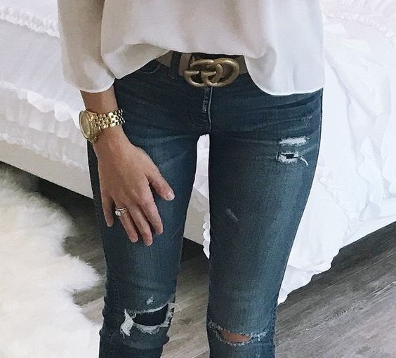 Стиль в простоте: джинсы и белый топ — лучший тандем этой весны